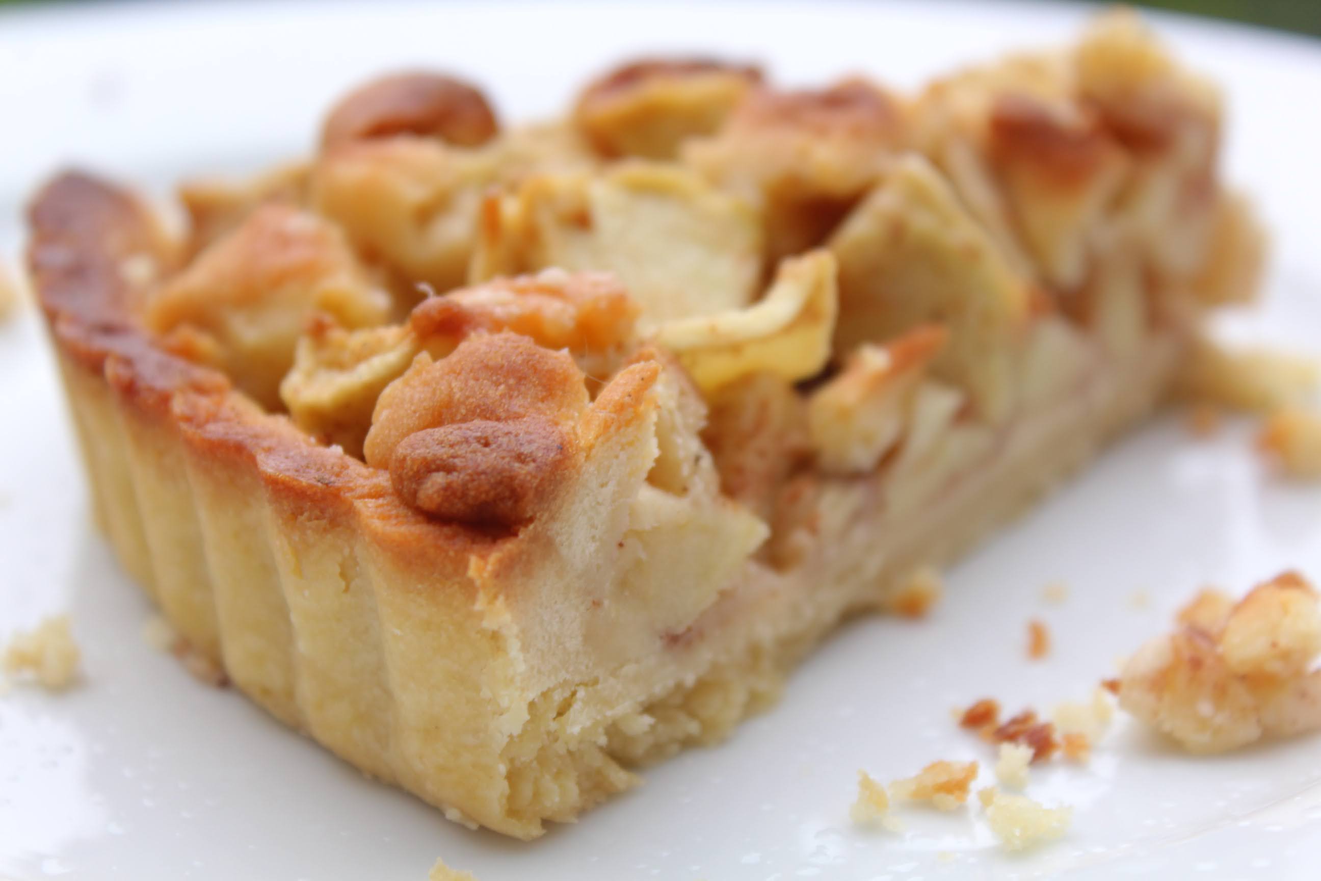 Apple Crumble Tart